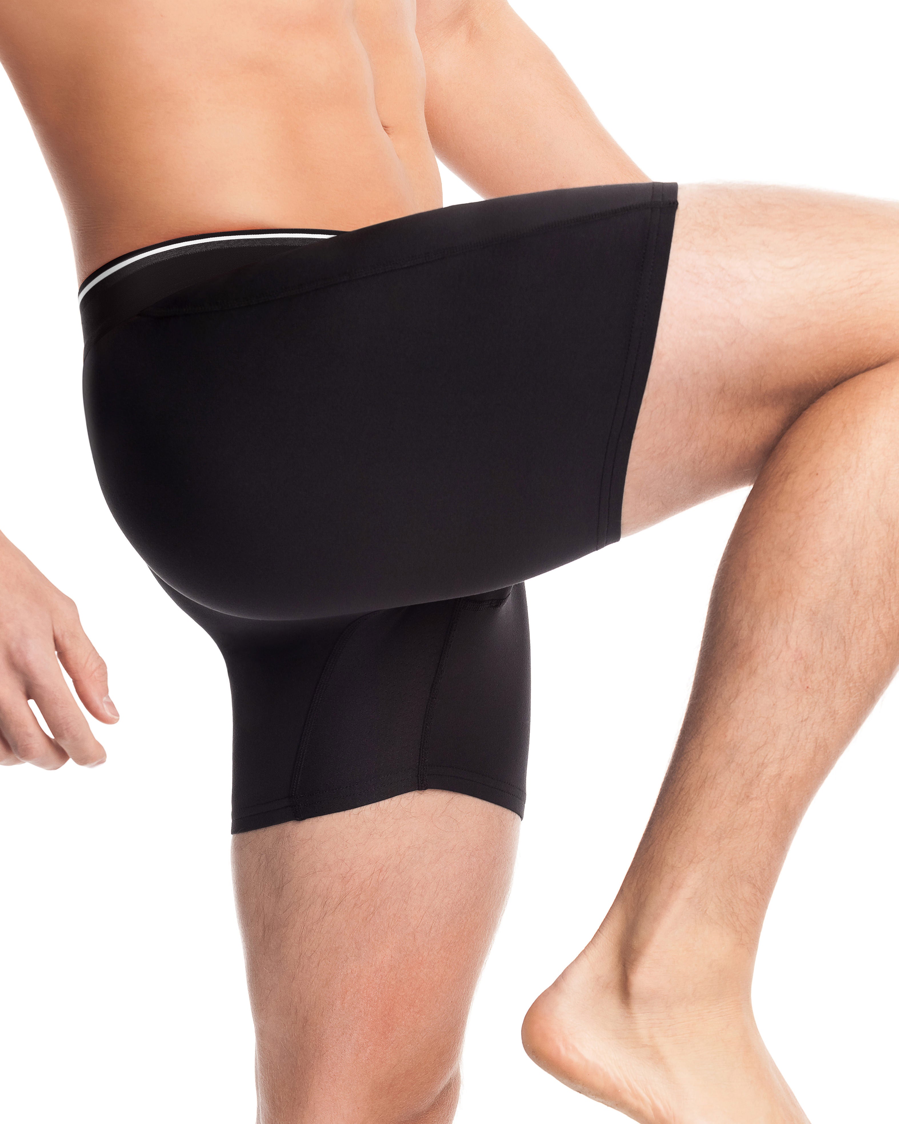 Life is lived in motion, so we stitched grip elastic in the thighs to keep the legs from riding up and bunching while you move.